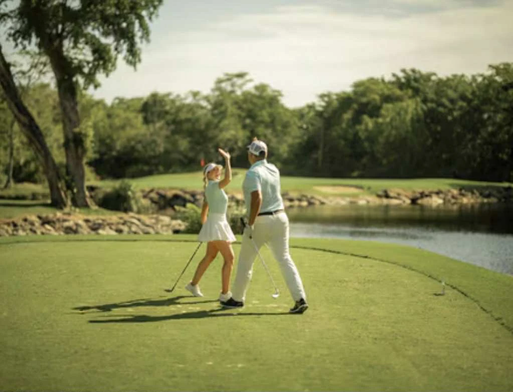 Iberostar Bávaro Golf Club · deux golfeurs sur le green