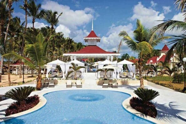 Bahia Principe Luxury Bouganville · espace piscine